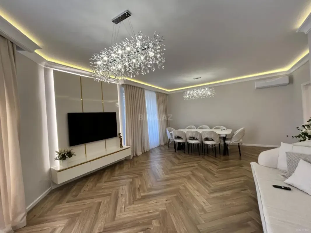 Kirayə verilir 3 otaqlı mənzil 140 m²