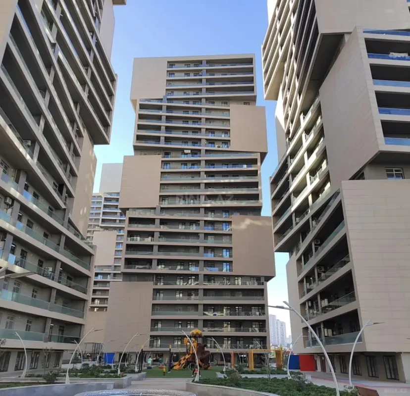 Kirayə verilir 3 otaqlı mənzil 145 m²