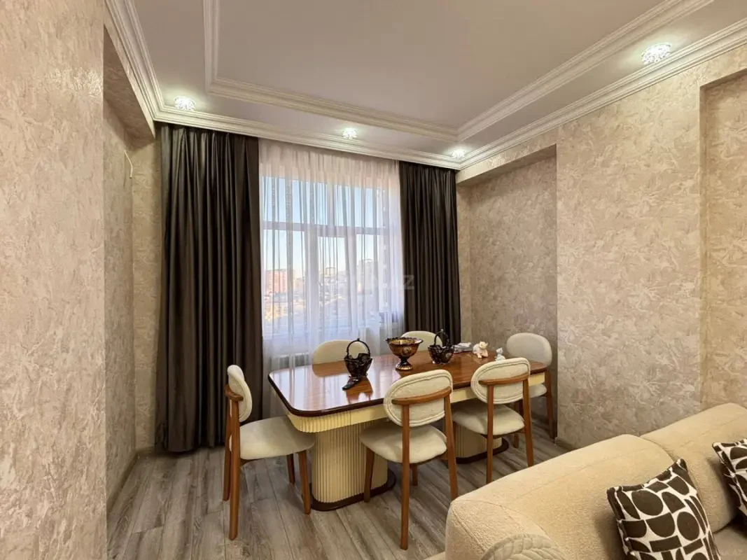 Kirayə verilir 2 otaqlı mənzil 80 m²