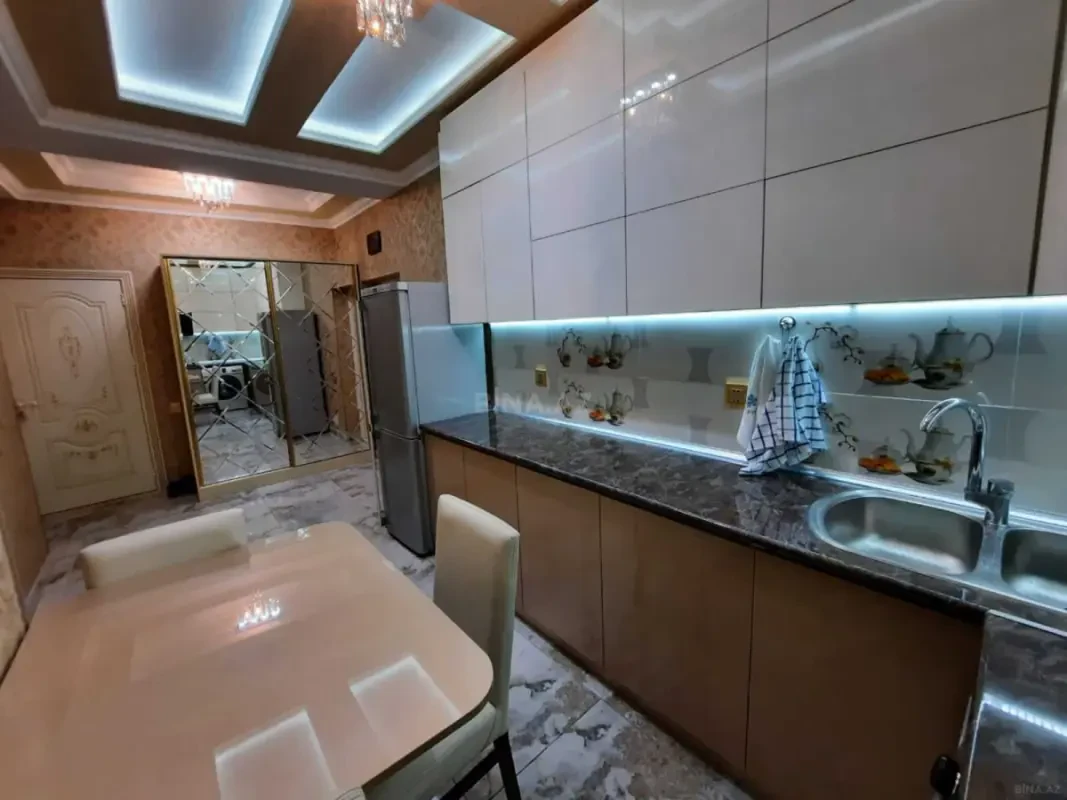Kirayə verilir 2 otaqlı mənzil 70 m²