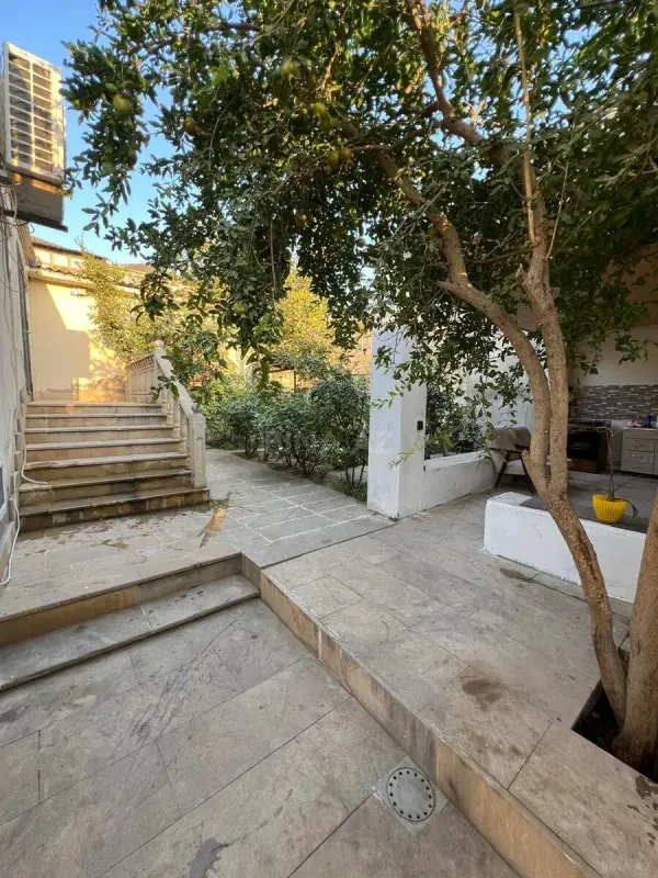 Satılır 5 otaqlı həyət evi 145 m²