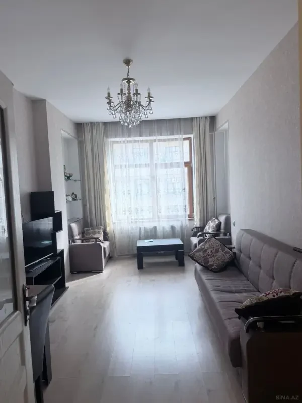 Kirayə verilir 2 otaqlı mənzil 80 m²