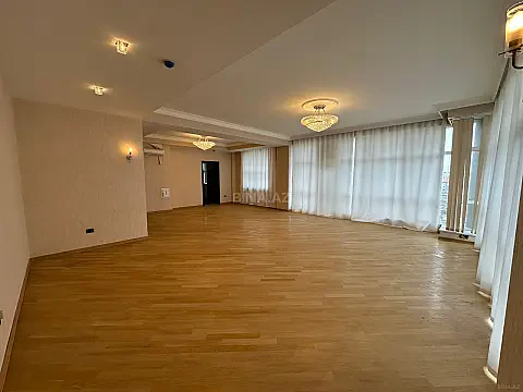 Satılır 5 otaqlı mənzil 260 m² — Bakı 5 otaq 260.00 m²