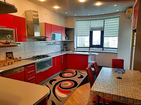Kirayə verilir 4 otaqlı mənzil 205 m² — Bakı, Nəsimi 4 otaq 205.00 m²