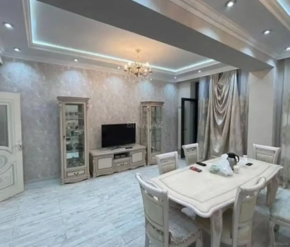 Kirayə verilir 3 otaqlı mənzil 140 m²