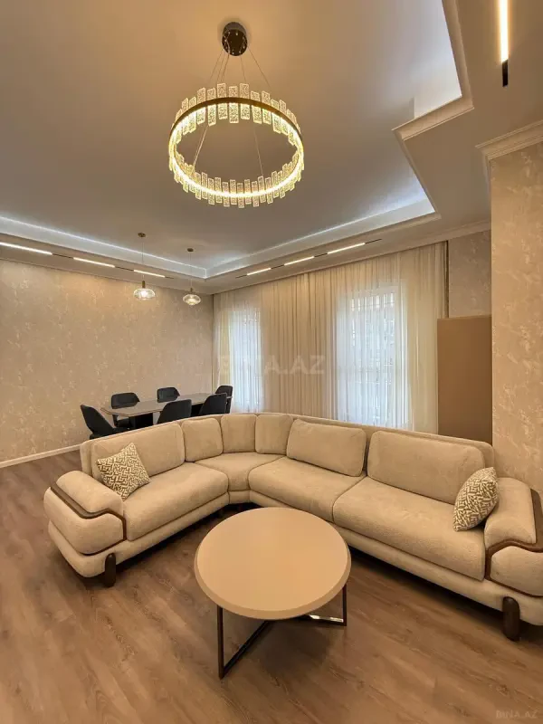 Kirayə verilir 3 otaqlı mənzil 130 m²