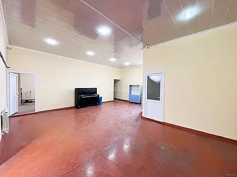Kirayə verilir obyekt 270 m² — Bakı 270.00 m²