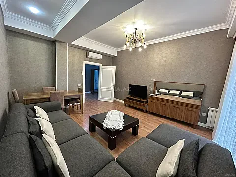Kirayə verilir 4 otaqlı mənzil 145 m² — Bakı 4 otaq 145.00 m²