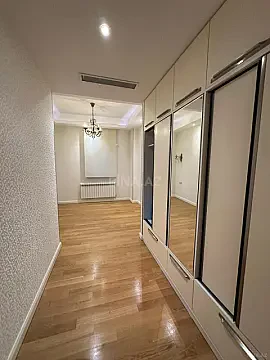 Kirayə verilir 5 otaqlı mənzil 230 m² — Bakı, Nəsimi 5 otaq 230.00 m²