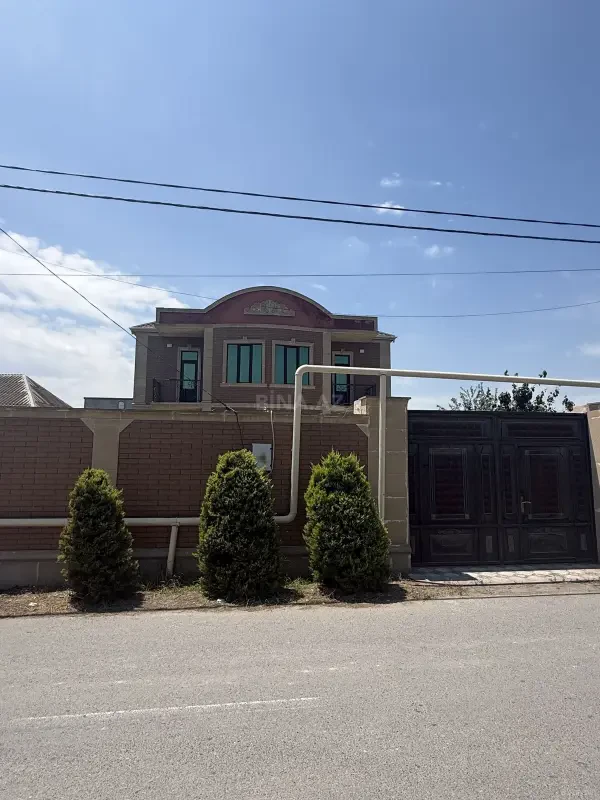 Satılır 5 otaqlı həyət evi 200 m²