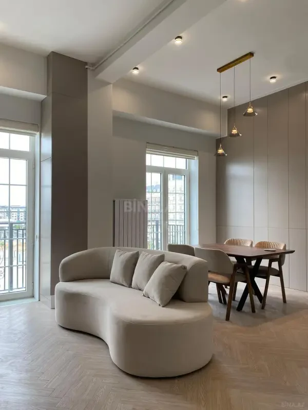 Kirayə verilir 2 otaqlı mənzil 62 m²