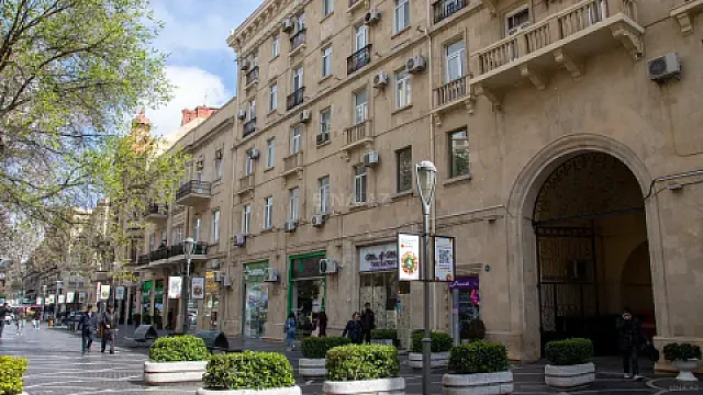 Satılır obyekt 42 m² — Bakı, Sahil qəs. 42.00 m²