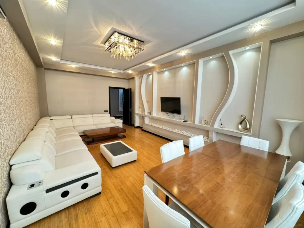 Kirayə verilir 3 otaqlı mənzil 135 m²