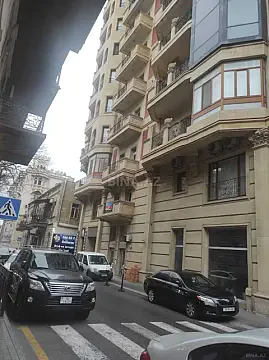 Satılır obyekt 164.6 m² — Bakı, Sahil qəs. 164.60 m²
