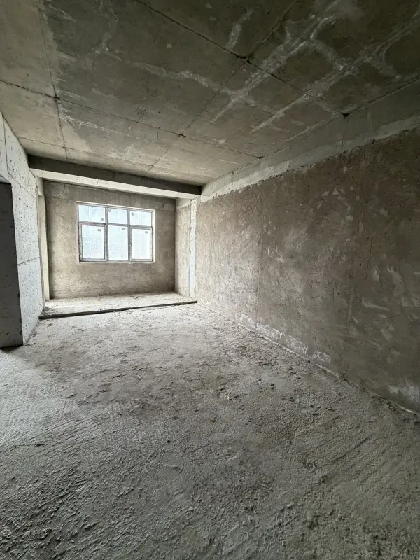 Satılır 3 otaqlı mənzil 137 m²