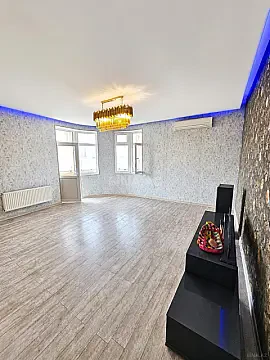 Satılır 3 otaqlı mənzil 130 m² — Bakı, Nizami 3 otaq 130.00 m²