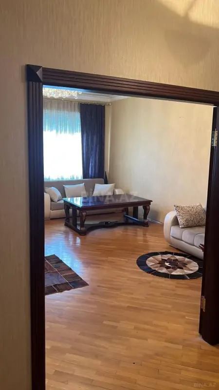 Satılır 3 otaqlı mənzil 125 m²