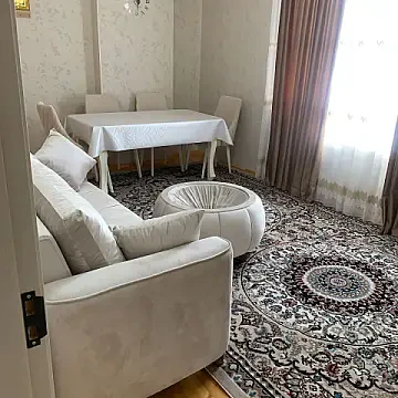 Kirayə verilir 2 otaqlı mənzil 80 m² — Bakı 2 otaq 80.00 m²