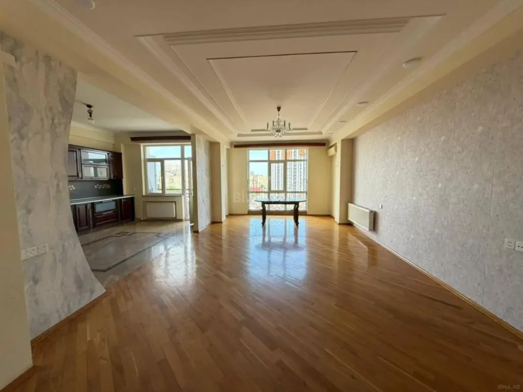 Kirayə verilir 3 otaqlı mənzil 135 m²