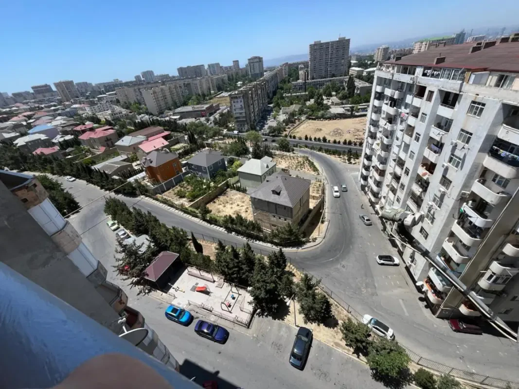 Satılır 3 otaqlı mənzil 130 m²