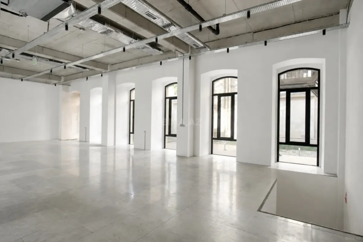 Kirayə verilir 3 otaqlı ofis 1000 m²