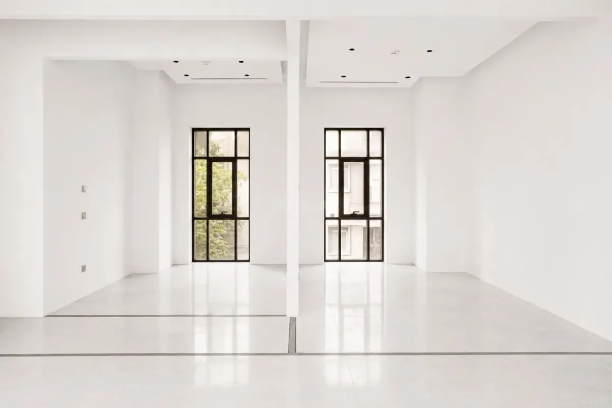 Kirayə verilir 2 otaqlı ofis 135 m²