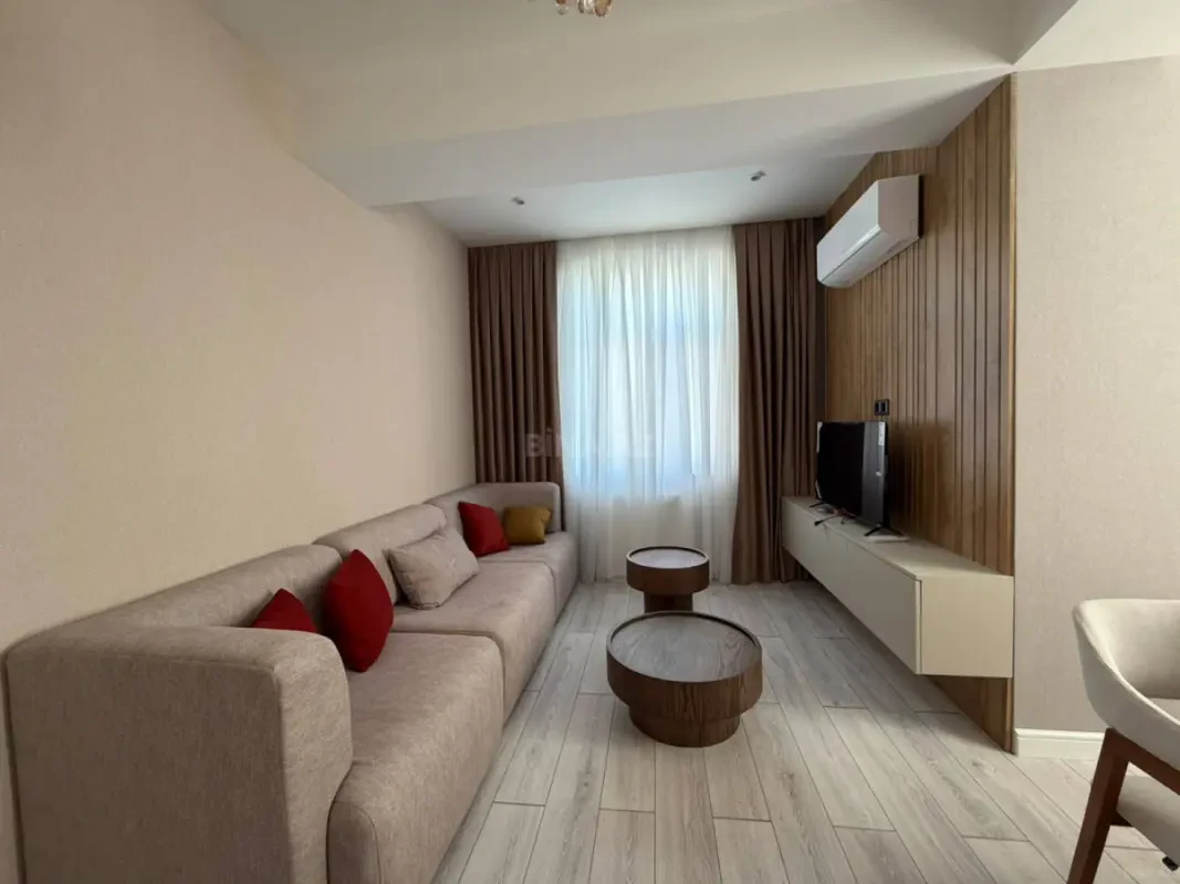 Kirayə verilir 2 otaqlı mənzil 80 m²