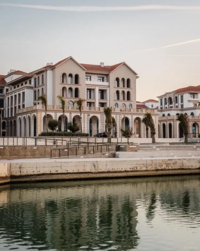 Satılır 2 otaqlı mənzil 105 m²