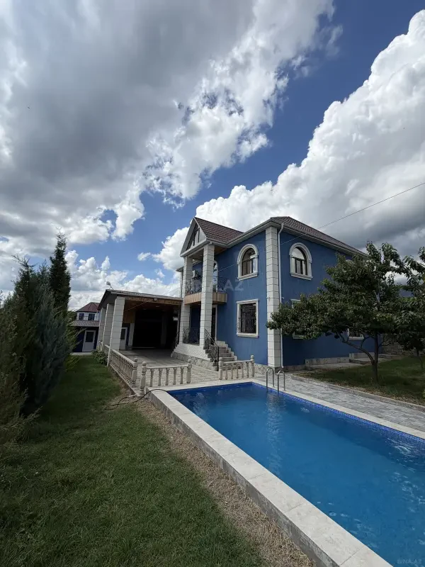 Kirayə verilir 4 otaqlı həyət evi 300 m²