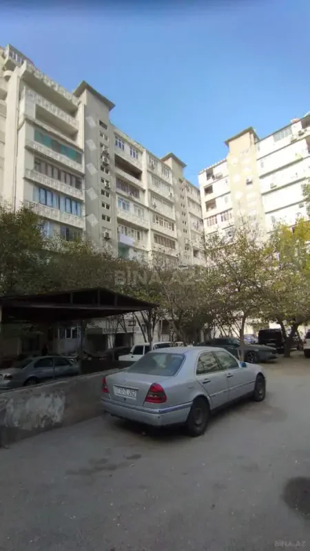Satılır 4 otaqlı mənzil 105 m²