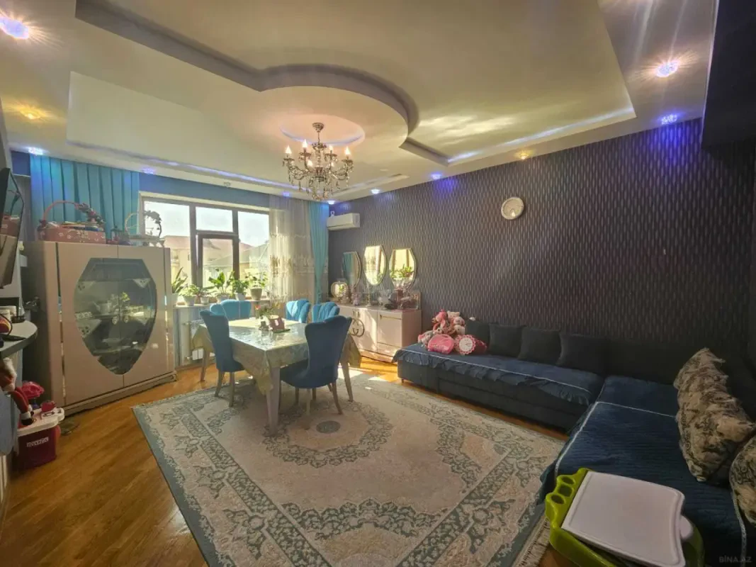 Satılır 2 otaqlı mənzil 82 m²