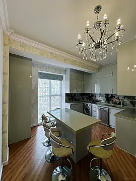 Kirayə verilir 3 otaqlı mənzil 130 m² — Bakı 3 otaq 130.00 m²