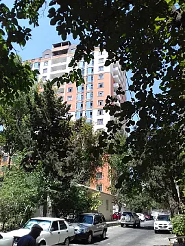 Satılır 3 otaqlı mənzil 135 m² — Bakı 3 otaq 135.00 m²