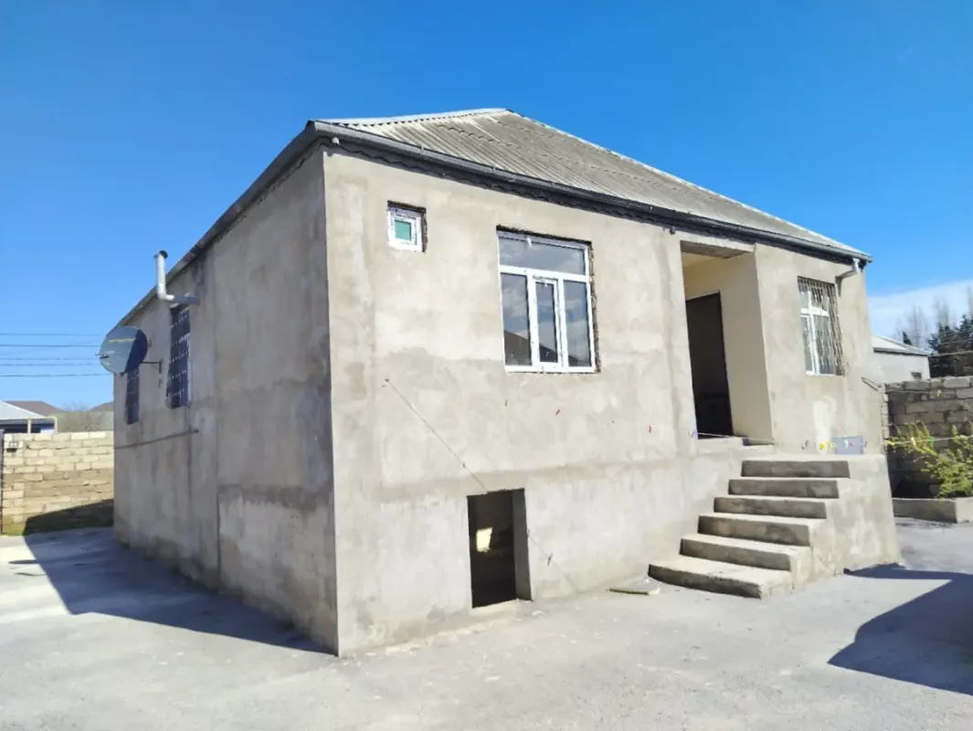 Satılır 5 otaqlı həyət evi 140 m²