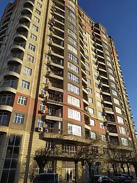 Satılır 3 otaqlı mənzil 130 m² — Bakı 3 otaq 130.00 m²