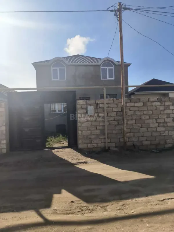 Satılır 5 otaqlı həyət evi 196 m²