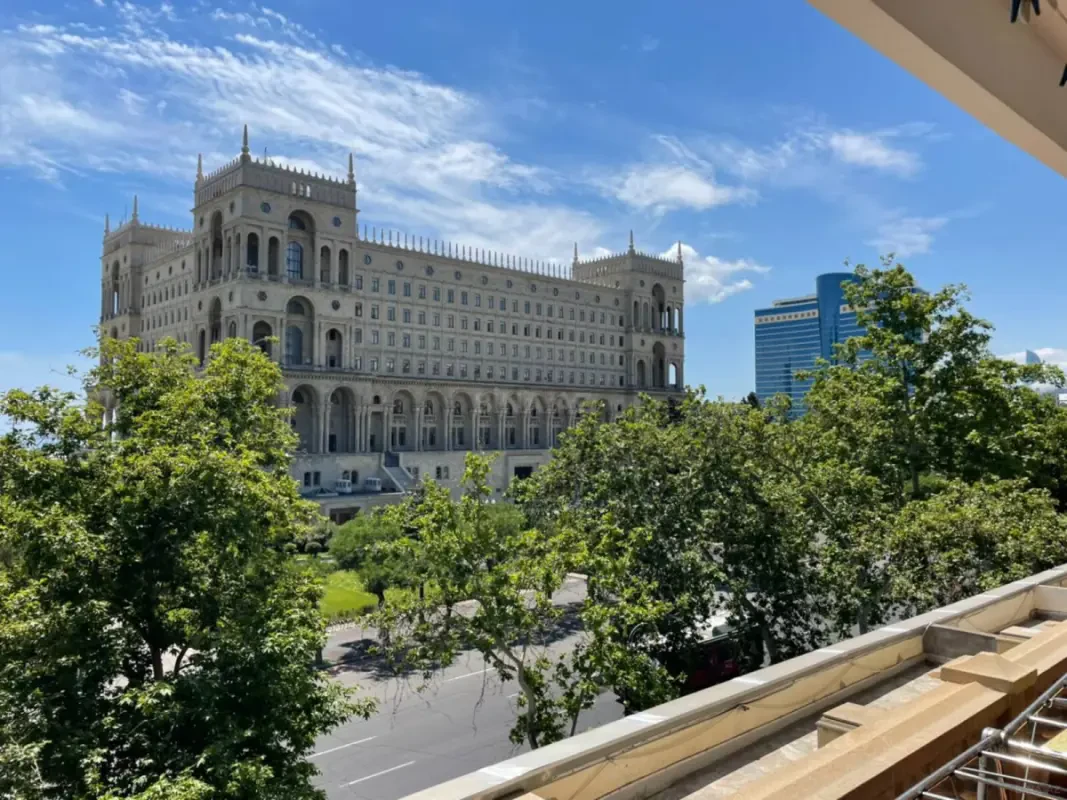 Kirayə verilir 3 otaqlı mənzil 120 m²