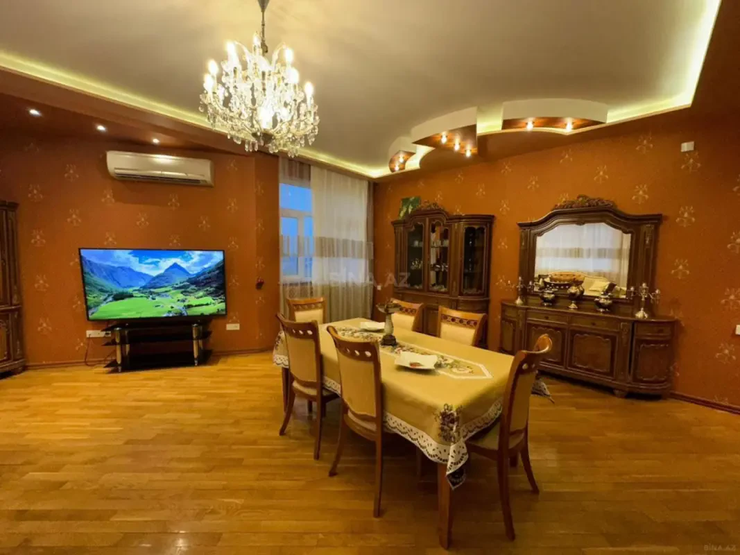 Kirayə verilir 3 otaqlı mənzil 130 m²