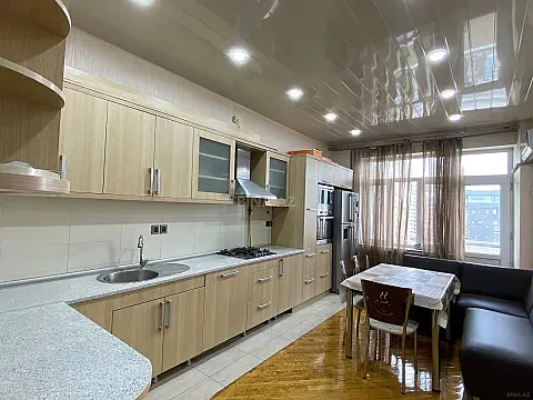 Kirayə verilir 3 otaqlı mənzil 115 m² — Bakı 3 otaq 115.00 m²