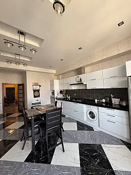 Kirayə verilir 3 otaqlı mənzil 135 m² — Bakı, Nizami 3 otaq 135.00 m²