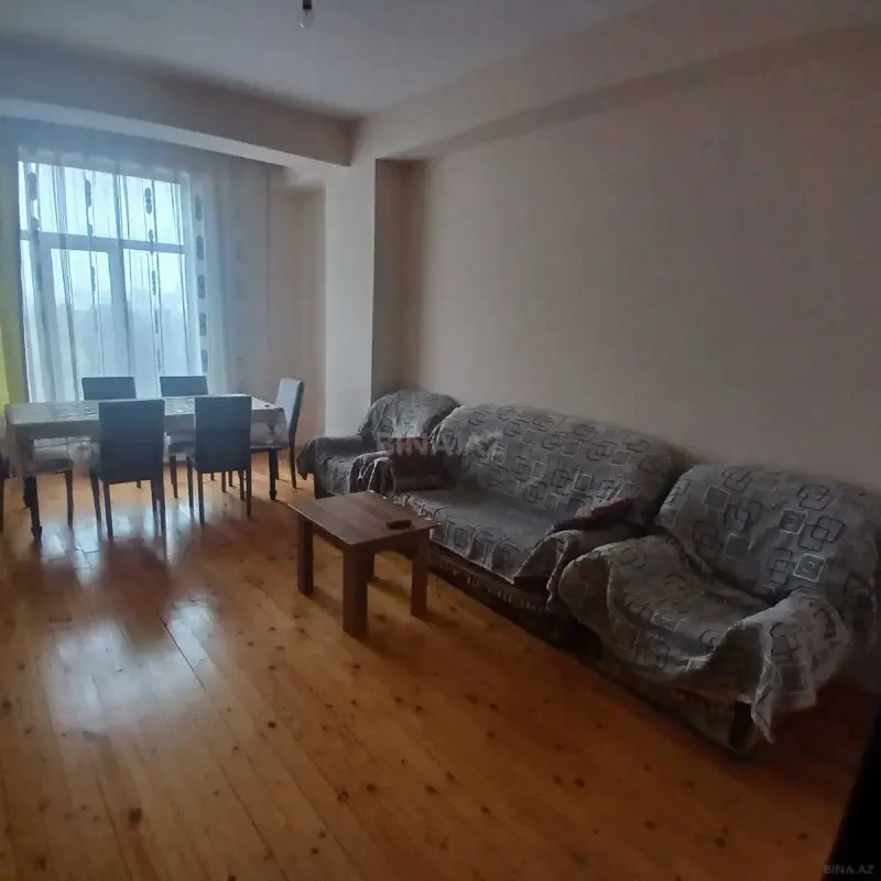 Kirayə verilir 2 otaqlı mənzil 105 m²
