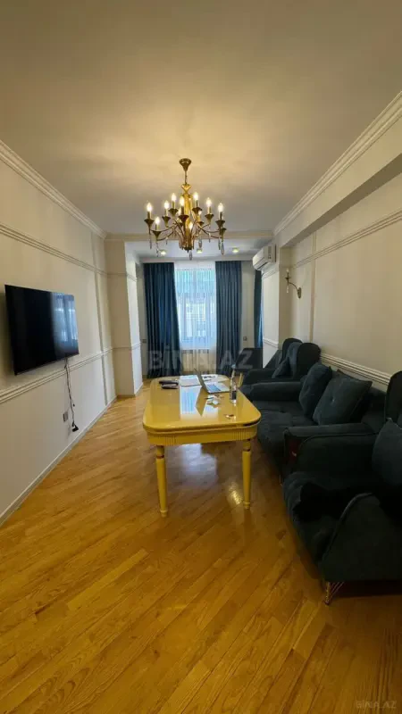 Kirayə verilir 3 otaqlı mənzil 105 m²