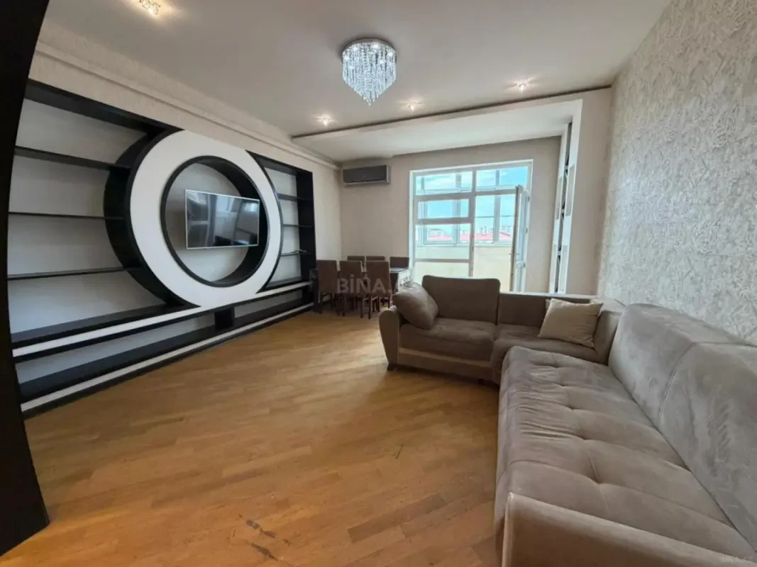 Satılır 2 otaqlı mənzil 72 m²