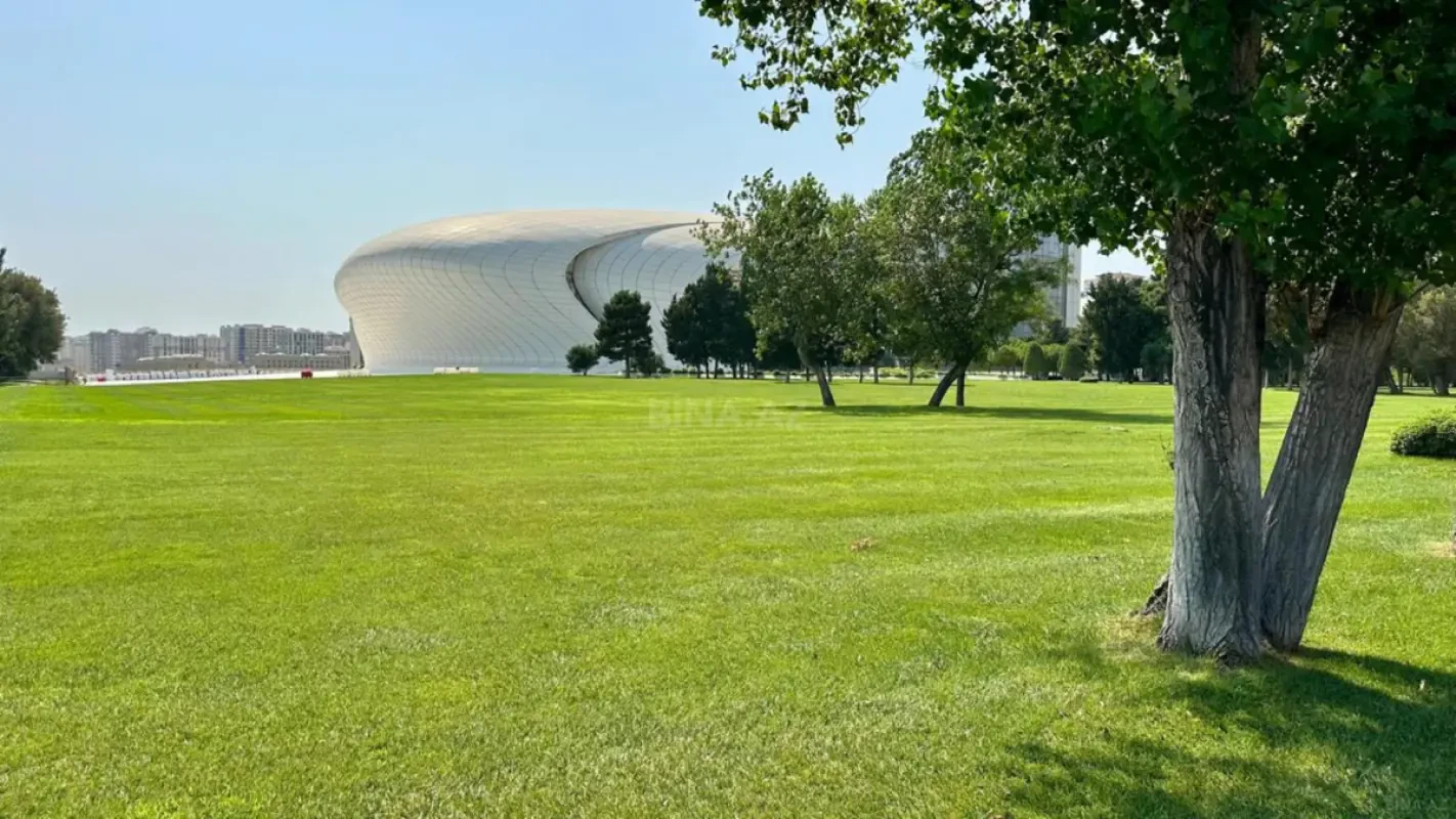 Satılır 4 otaqlı mənzil 237 m²