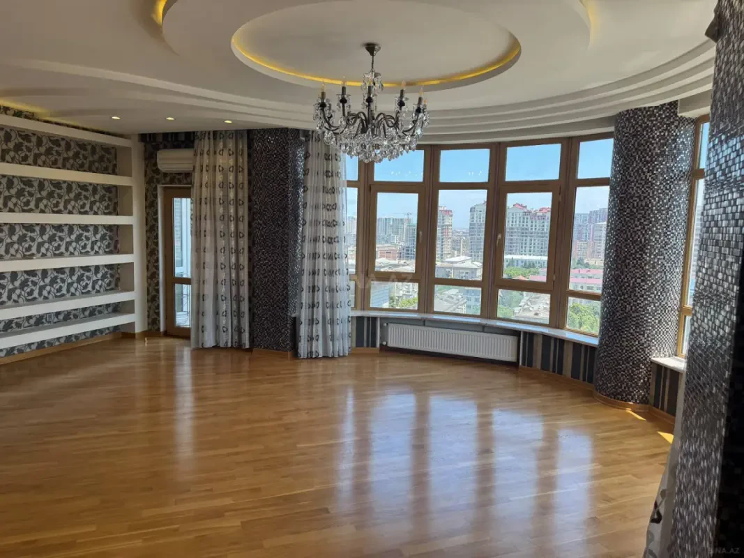 Kirayə verilir 4 otaqlı mənzil 165 m²