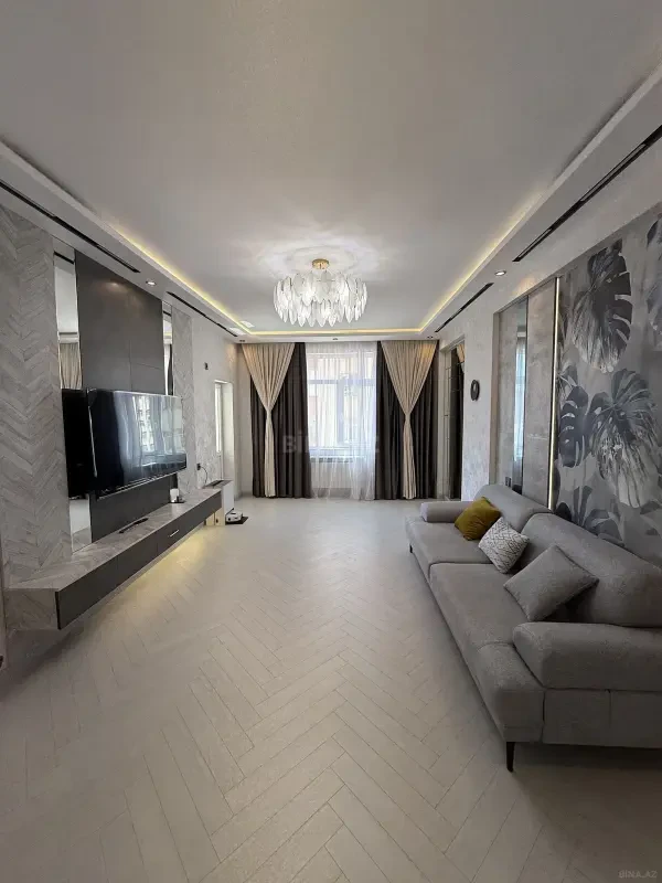 Satılır 3 otaqlı mənzil 125 m²