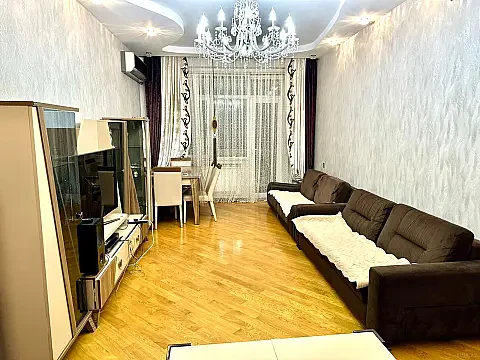 Kirayə verilir 3 otaqlı mənzil 100 m² — Bakı 3 otaq 100.00 m²