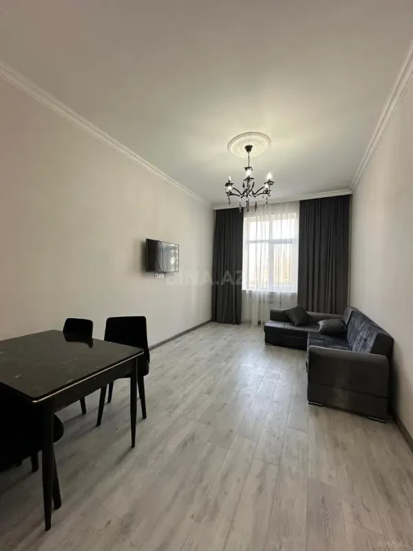 Kirayə verilir 2 otaqlı mənzil 80 m²