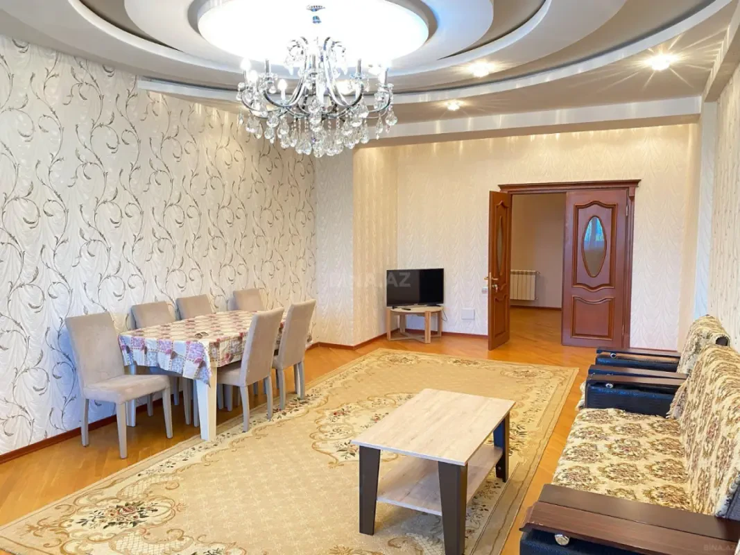 Kirayə verilir 4 otaqlı mənzil 160 m²