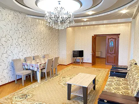 Kirayə verilir 4 otaqlı mənzil 160 m² — Bakı, Nəsimi 4 otaq 160.00 m²